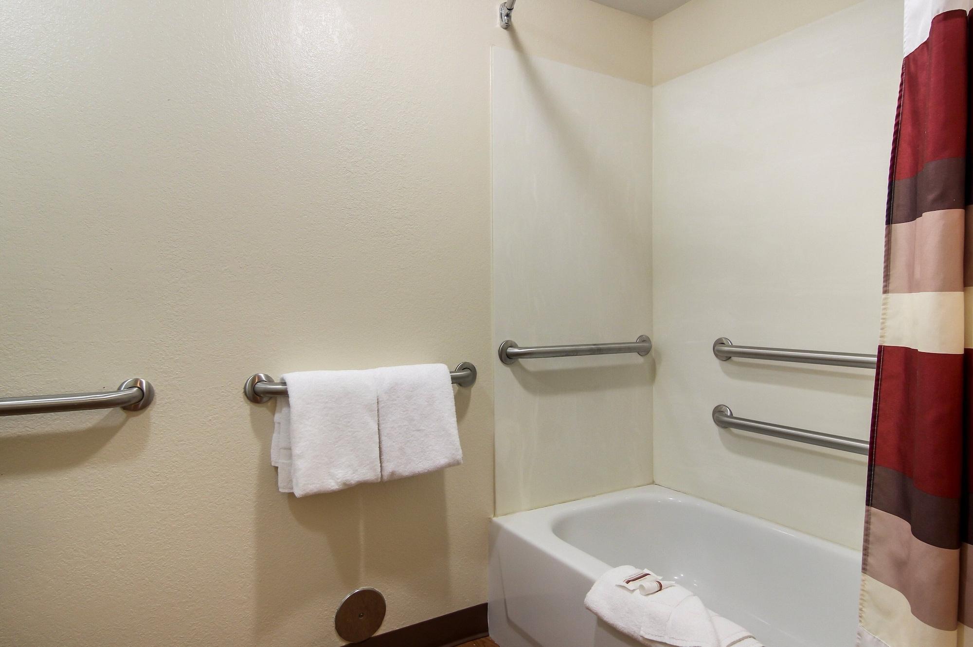 Red Roof Inn Detroit - Трой Екстер'єр фото