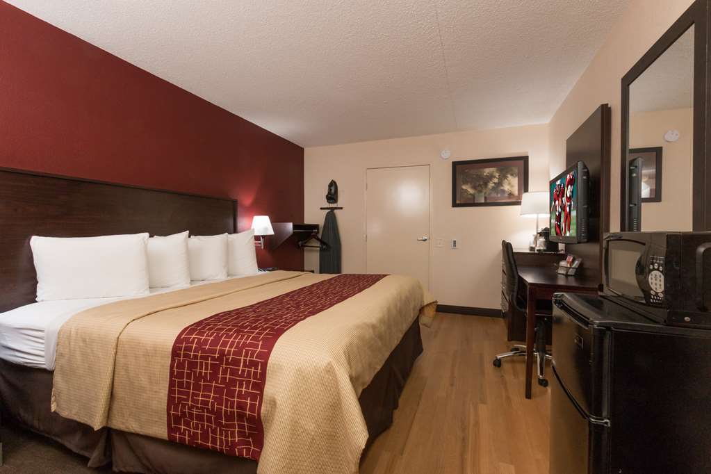 Red Roof Inn Detroit - Трой Номер фото