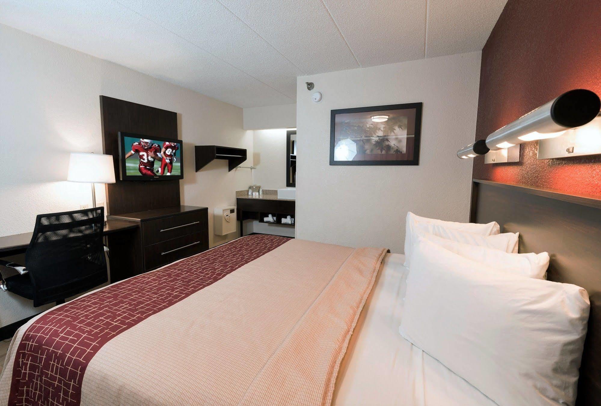 Red Roof Inn Detroit - Трой Екстер'єр фото