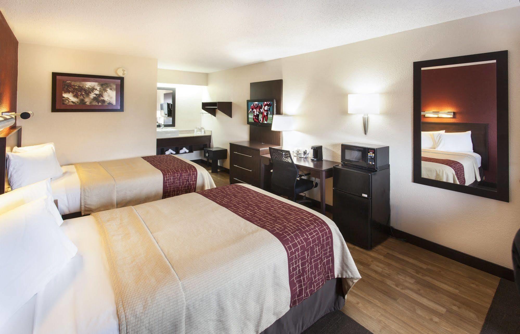 Red Roof Inn Detroit - Трой Екстер'єр фото